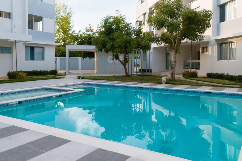 White Sands Condo, Beach, Wi-fi, Pool Apartment *